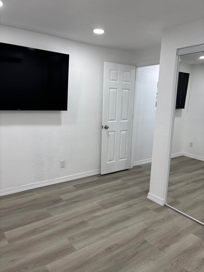Foto del edificio - 4802 E Sligh Ave