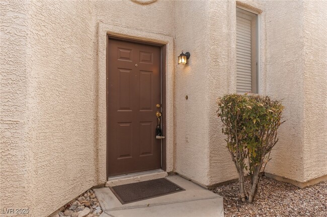 Building Photo - 1637 Eagle Peak Way