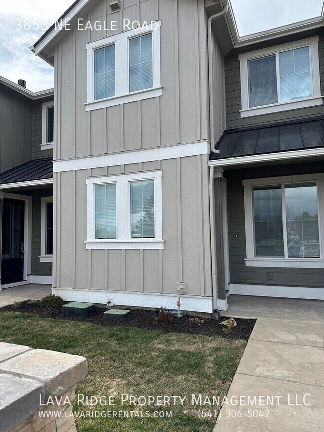 Building Photo - 3853 NE Eagle Rd