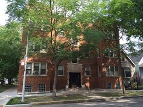 Building Photo - 4057 N Sacramento Ave