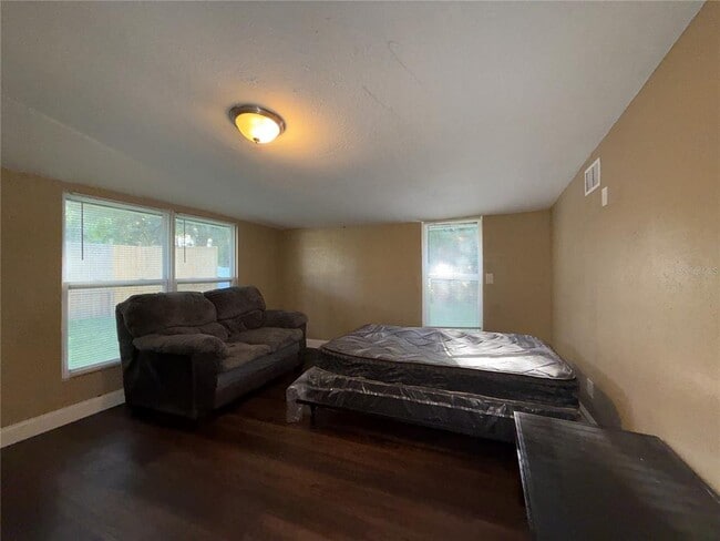 Building Photo - 1640 Salem Dr