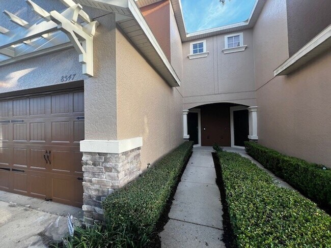 Foto del edificio - MOVE IN NOW-OVIEDO RENTAL!BEAUTIFUL 3 bd 2.5 bath townhome! 2 CAR ATTACHED GARAGE!FRESH PAINT! Wa...