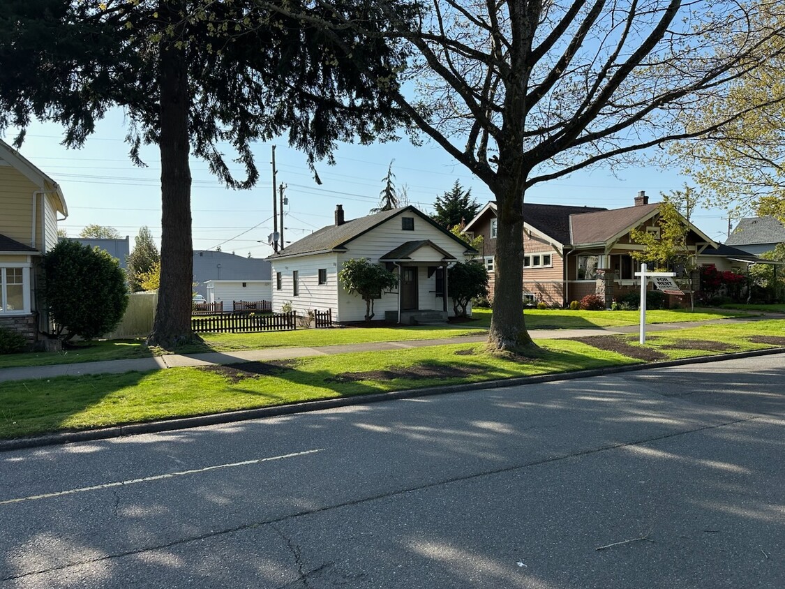 Foto principal - 2128 McDougall Ave