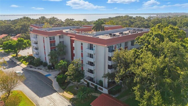 Foto del edificio - 2630 Pearce Dr