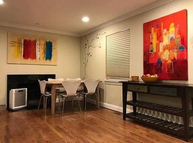 Foto del edificio - 1613 Noyes Dr