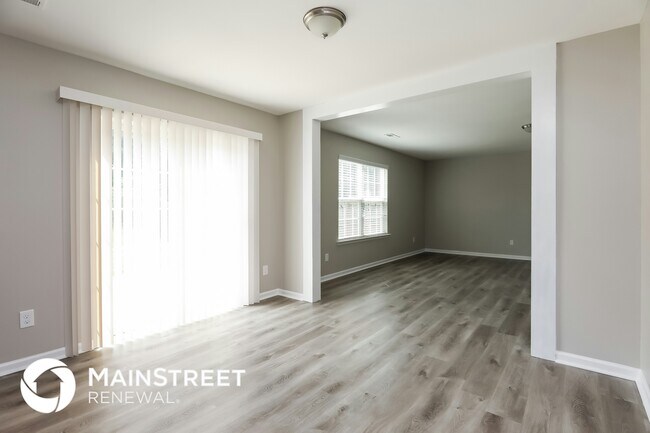Foto del edificio - 6619 Glenville Dr