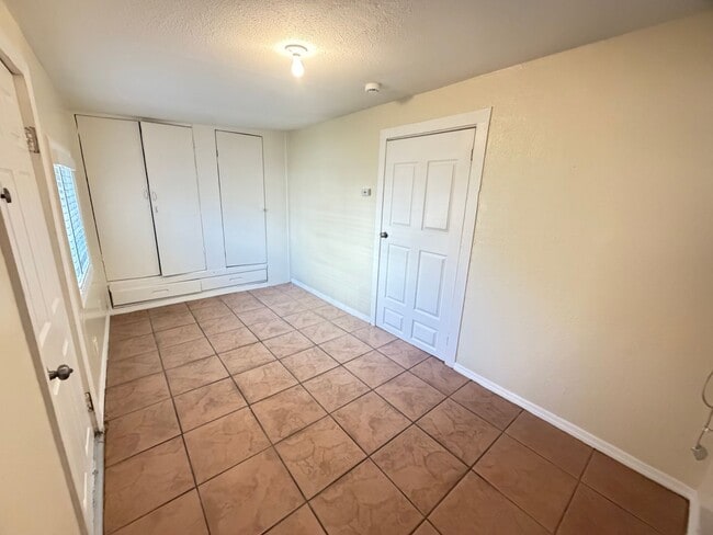 Building Photo - 8563rd