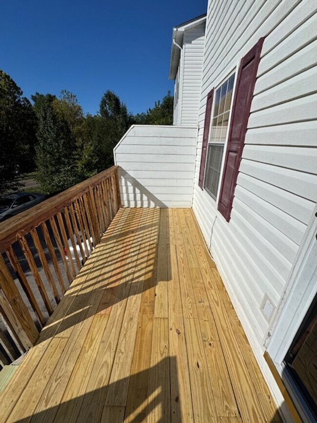 Foto del edificio - 2 Bed, 3 Bath Condo with Garage and  Flex ...
