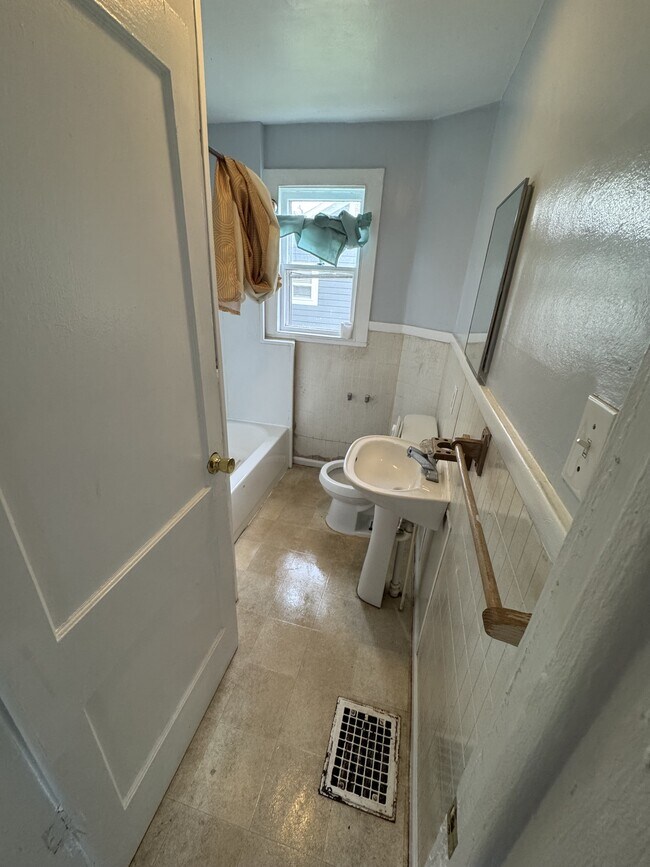 Foto del edificio - 415 E 35th St