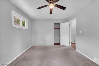 Building Photo - 16605 Glenpark Ave