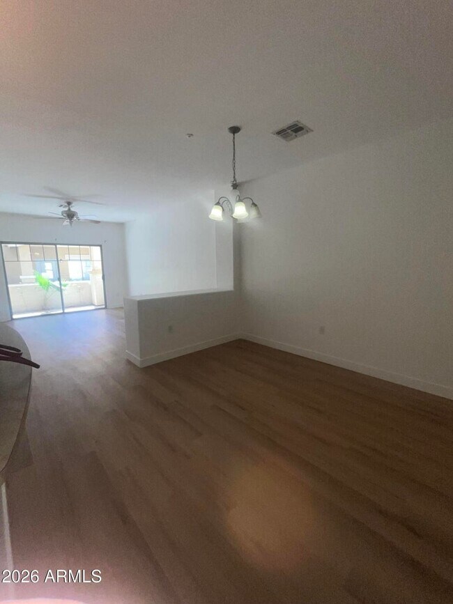 Foto del edificio - 525 N Miller Rd