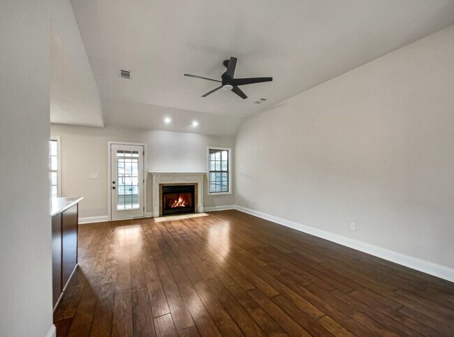 Foto del edificio - 1224 Meachem Dr