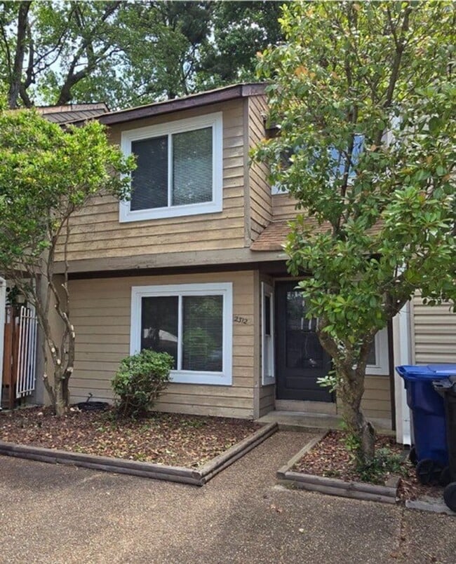 Building Photo - 2312 Merl Cir
