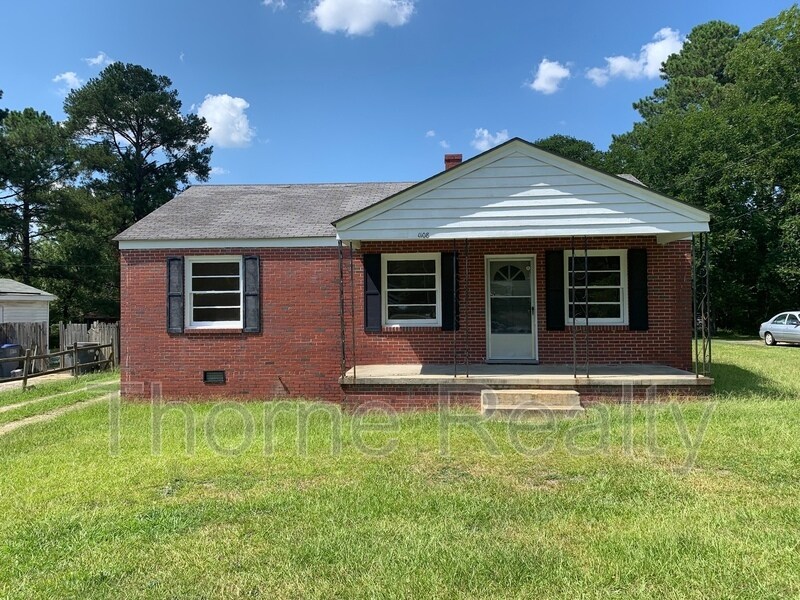 Foto principal - 1108 S Cambridge Cir