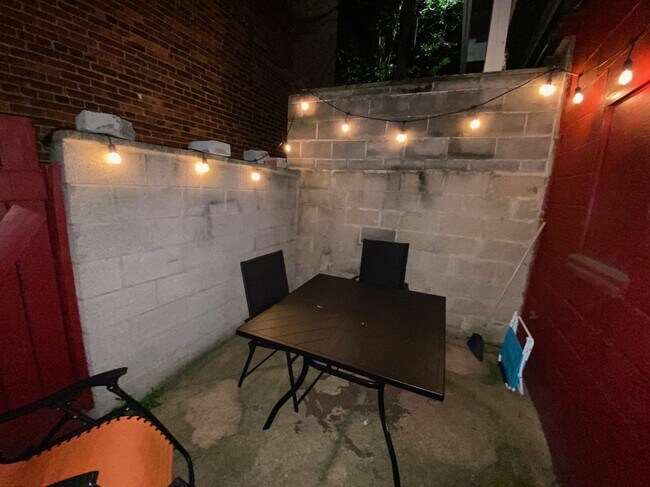 Foto del edificio - 418 S Regester St