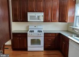 Foto del edificio - 4 Albertson Blvd