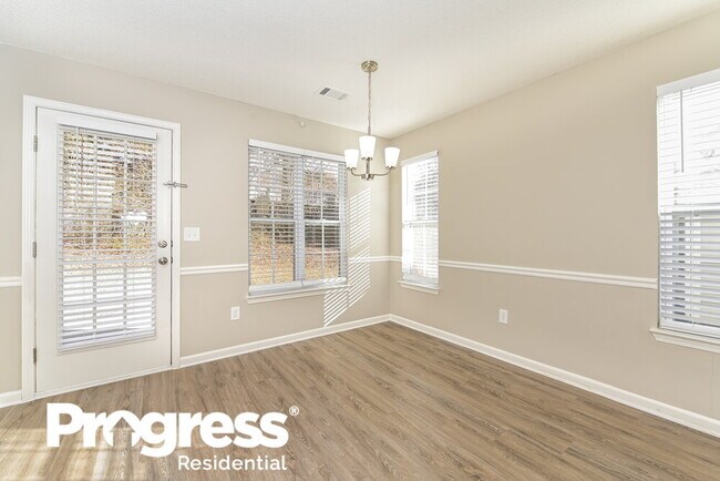 Foto del edificio - 8560 Guthrie Dr