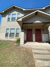 Building Photo - 110 Vista Way