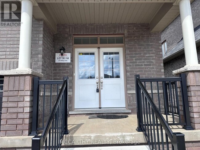 Building Photo - 231 Ridley Cres