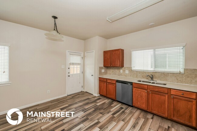Foto del edificio - 6127 Settlers Lake Cir E
