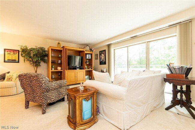 Foto del edificio - 2112 Acacia Park Dr