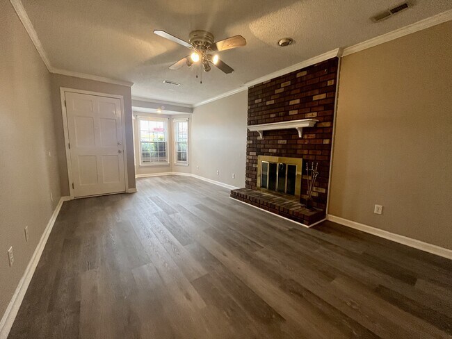 Foto del edificio - 220 Austinville Rd SW