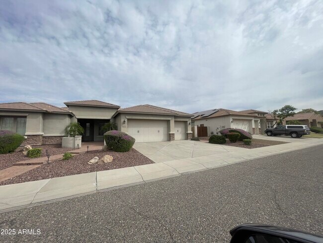 Foto del edificio - 5518 W Yearling Rd