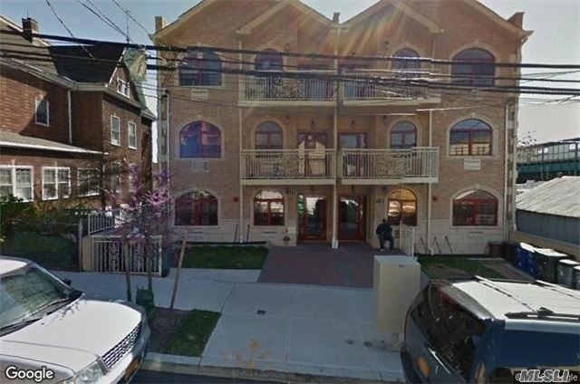 Building Photo - 710-712 E 220th St