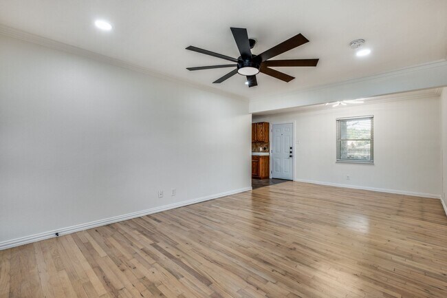 Foto del edificio - Minutes to Downtown Dallas, this beautiful...