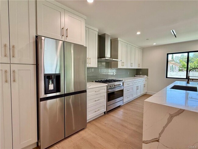Foto del edificio - 22130 Gault St