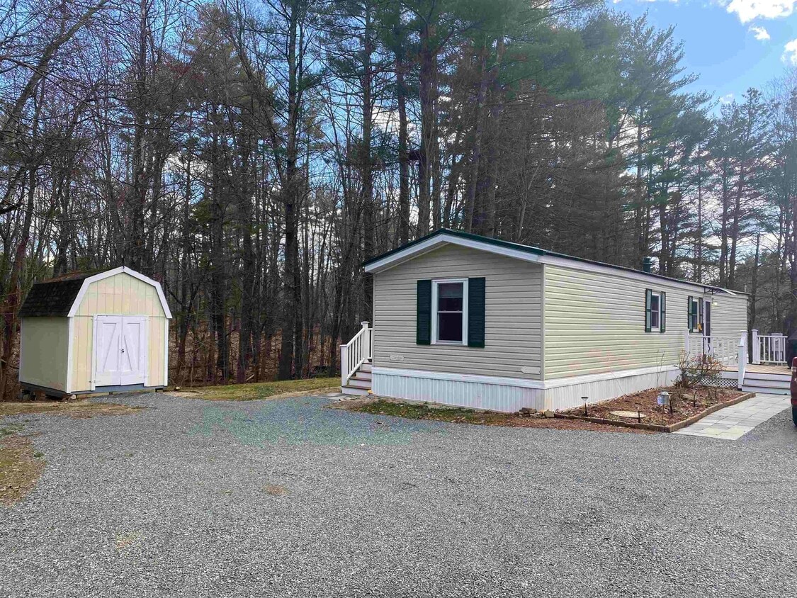 10 Spring St, Raymond, NH 03077 House Rental in Raymond, NH