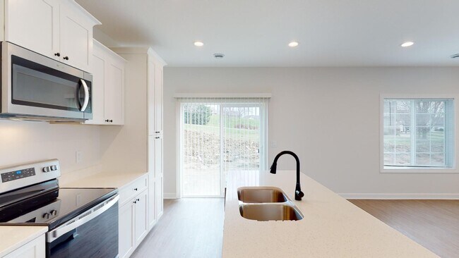 Foto del edificio - 908 Willow Pl