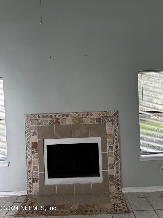 Building Photo - 1301 W Defender Ct