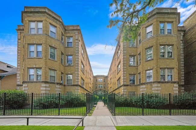 Building Photo - 4831 N Springfield Ave