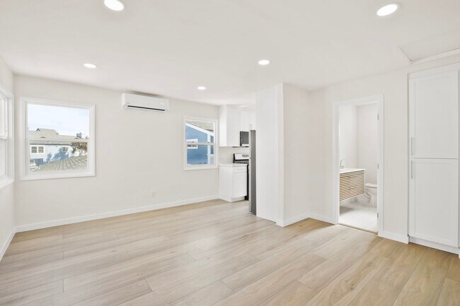 Foto del edificio - 2637 Strandway