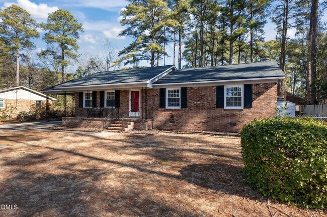 Foto del edificio - 329 S McPherson Church Rd