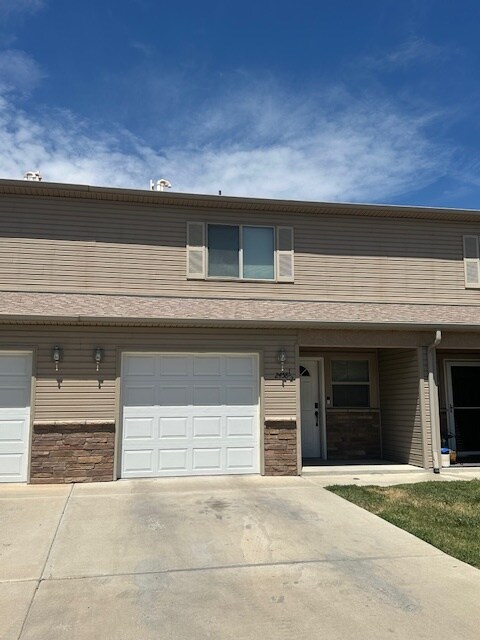Foto principal - 2458 1/2 Ajay Ave