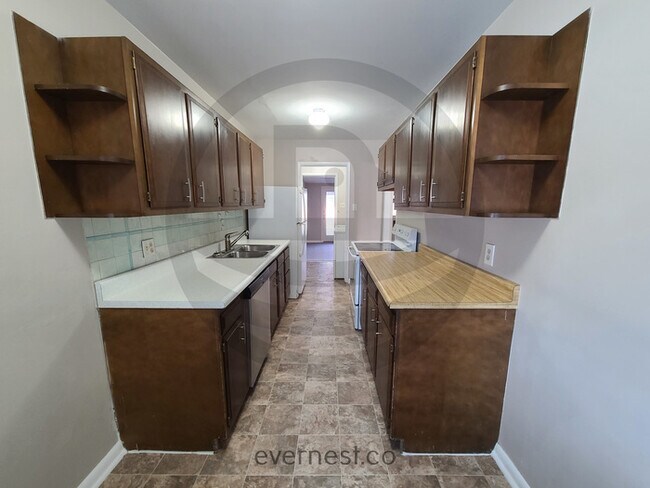 Building Photo - 2806 S Dahlia St