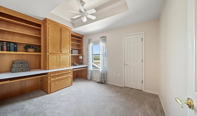 Building Photo - 3 Bedroom Condo Available for Immediate Mo...