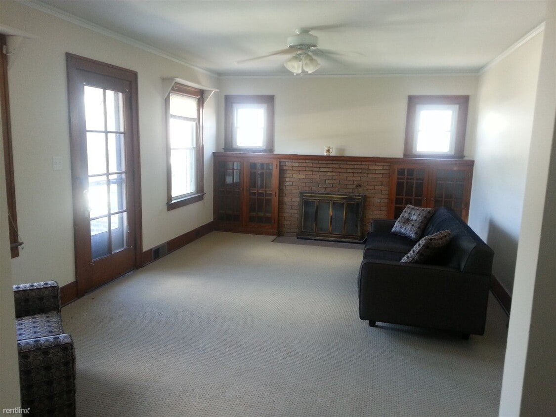 Building Photo - 1501 S State St