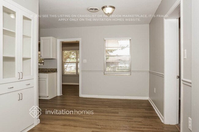 Foto del edificio - 3308 17th Ave W