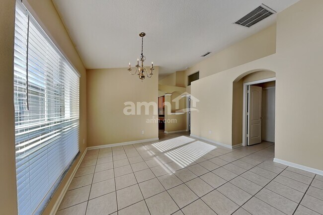 Foto del edificio - 11555 Misty Isle Ln
