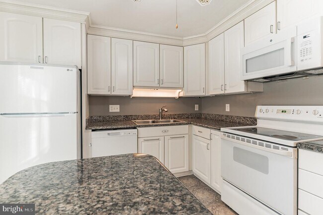 Foto del edificio - 7422 Adams Park Ct