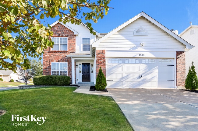 Building Photo - 1702 Briarmanor Dr