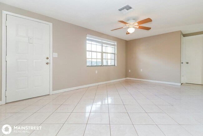 Foto del edificio - 5822 Elena Dr, Holiday, FL 34690