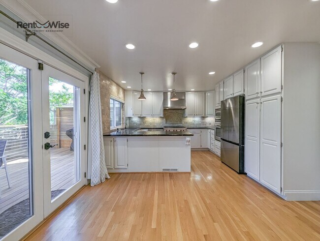 Foto del edificio - 4 br, 3 bath House - 1419 Cordilleras Ave