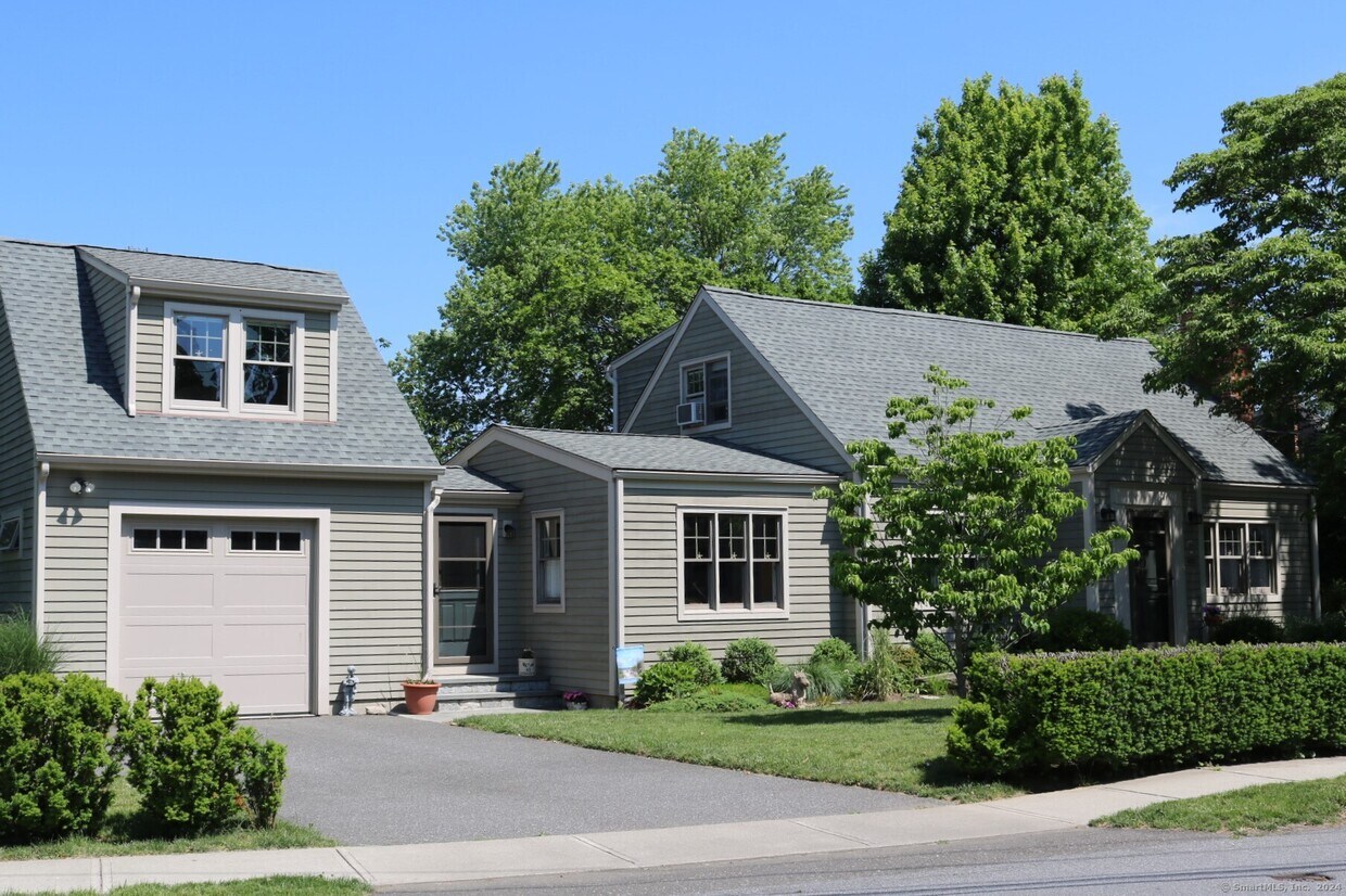 Foto principal - 402 Riverside Dr