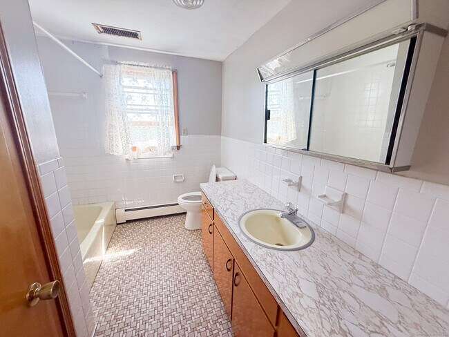 Foto del edificio - 541 Burritt St