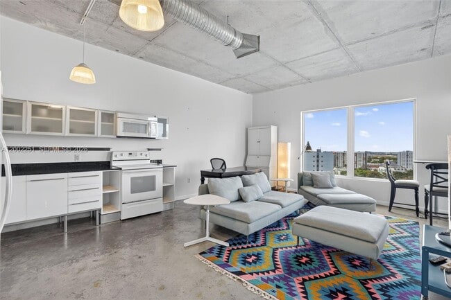 Foto del edificio - 10 SW South River Dr