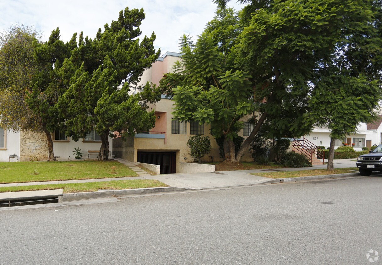 Building Photo - 531 Fischer St